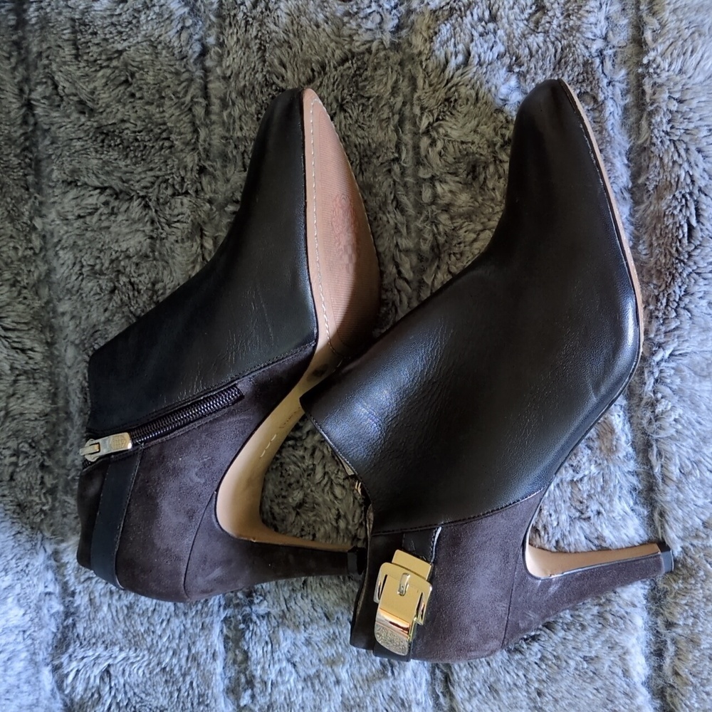 Women's Vince Camuto Velino Booties sz 9 - Picture 3 of 6